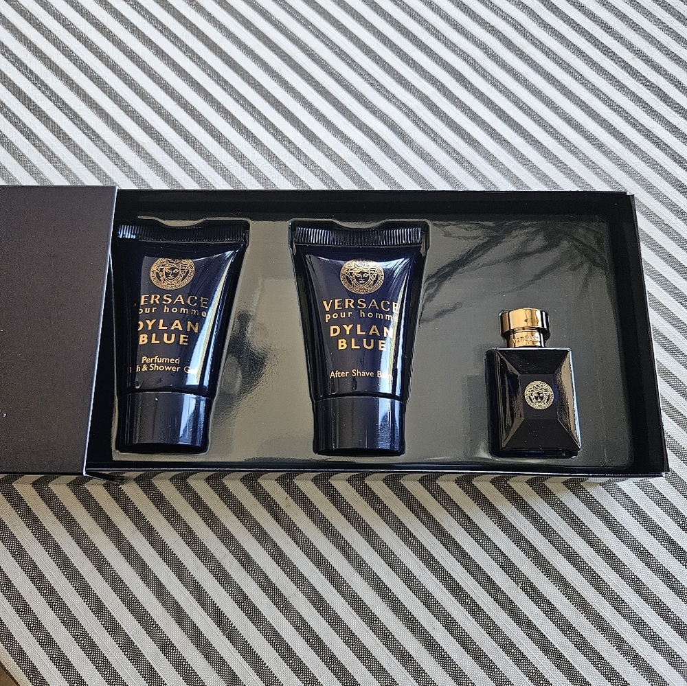 Versace - Picture 3 of 6